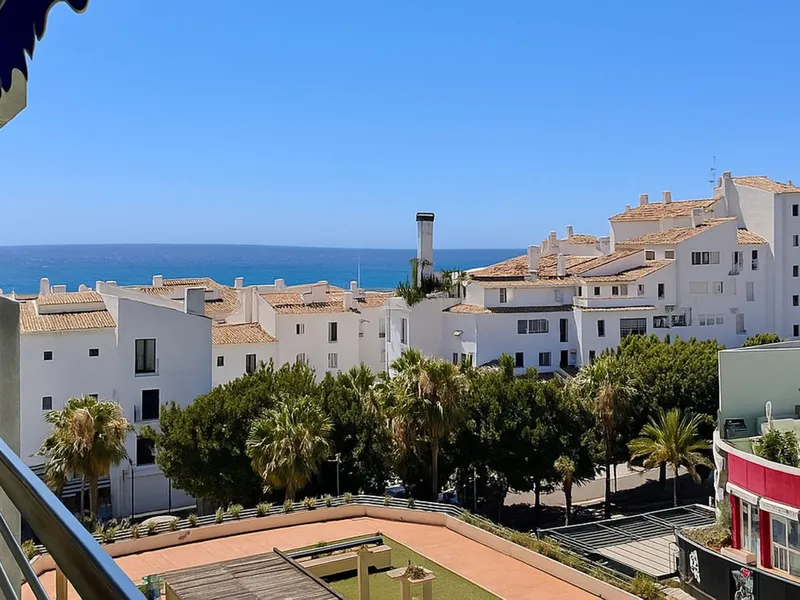 2 Bedroom Middle Floor Apartment in Puerto Banús