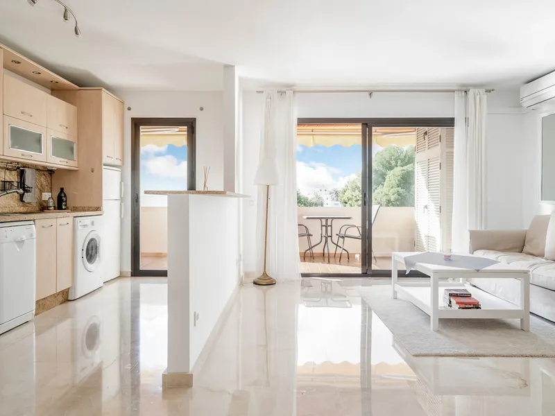 2 Bedroom Middle Floor Apartment in Nueva Andalucía