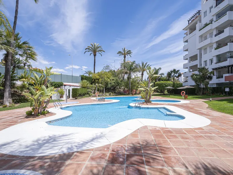 2 Bedroom Middle Floor Apartment in Puerto Banús
