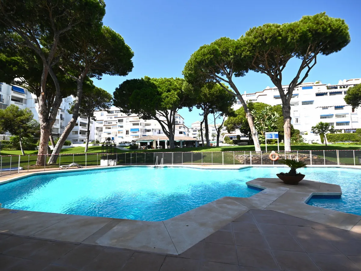 2 Bedroom Middle Floor Apartment in Puerto Banús