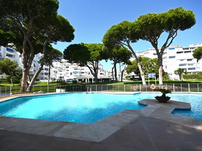 2 Bedroom Middle Floor Apartment in Puerto Banús