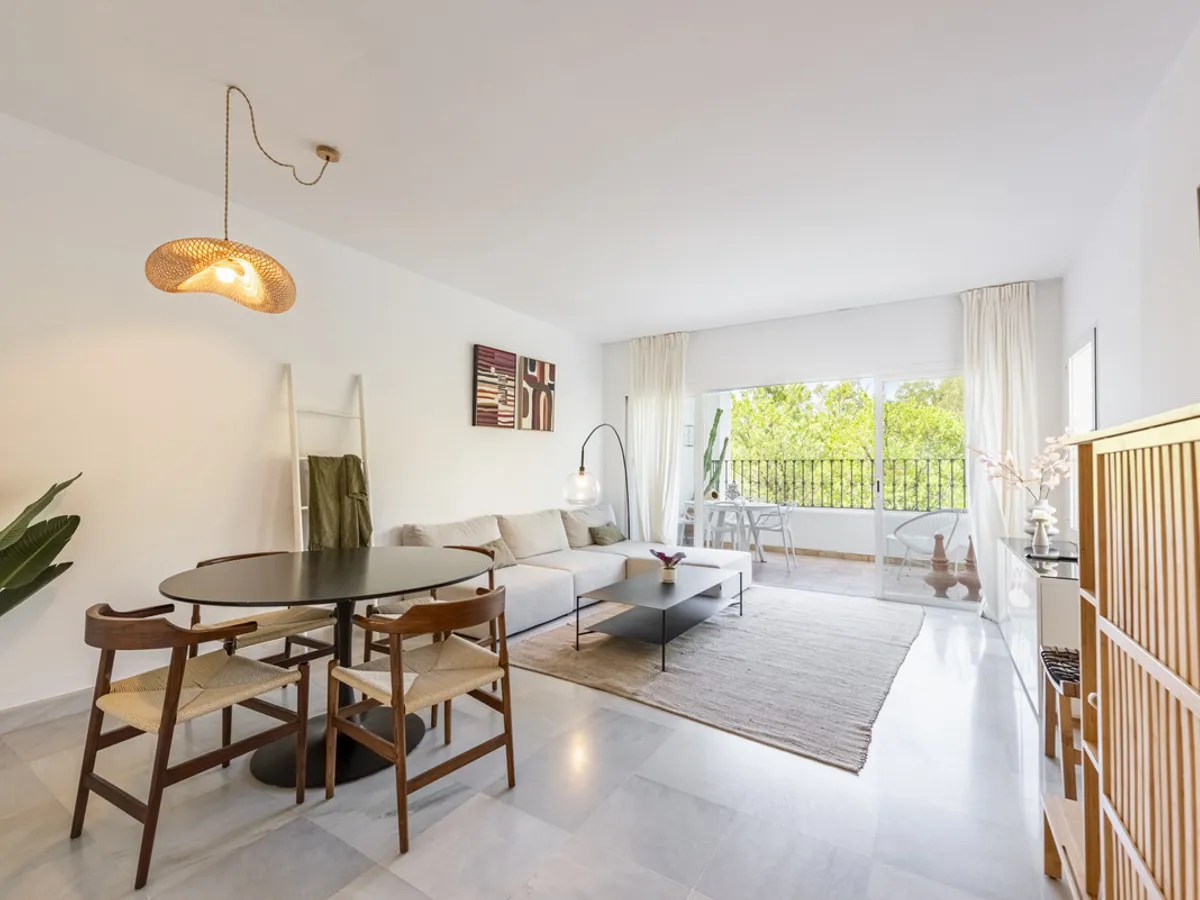 2 Bedroom Middle Floor Apartment in La Quinta