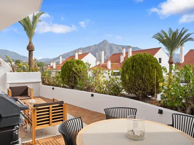 4 Bedroom Middle Floor Apartment in Nueva Andalucía