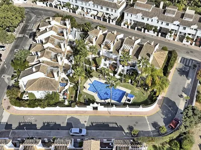 6 Bedroom Townhouse in Nueva Andalucía
