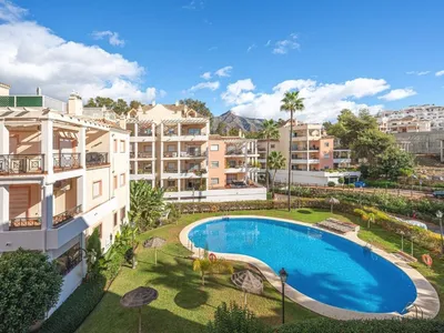 2 Bedroom Middle Floor Apartment in Nueva Andalucía