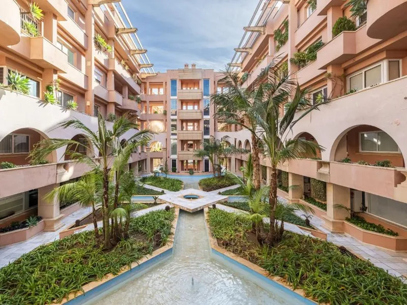 2 Bedroom Middle Floor Apartment in Nueva Andalucía