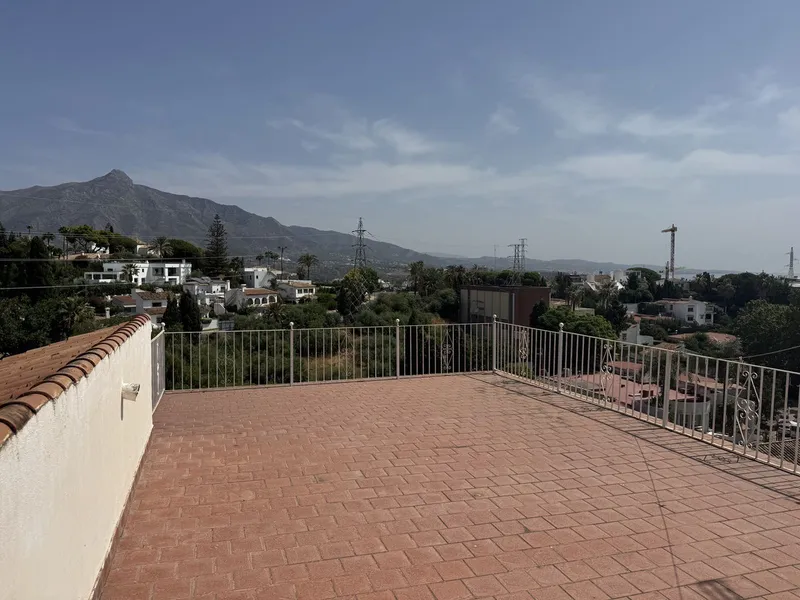 6 Bedroom Detached Villa in Nueva Andalucía