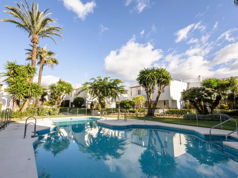 2 Bedroom Middle Floor Apartment in Nueva Andalucía