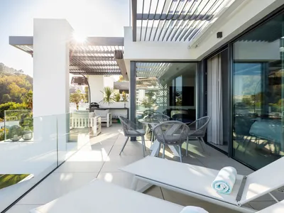 2 Bedroom Middle Floor Apartment in La Quinta