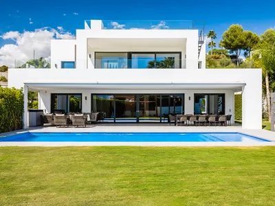 7 Bedroom Detached Villa in Nueva Andalucía