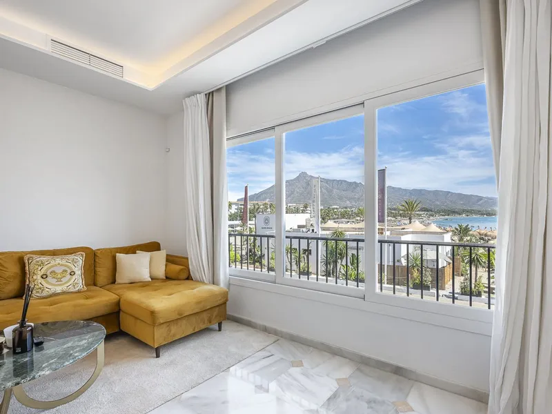 2 Bedroom Top Floor Apartment in Puerto Banús