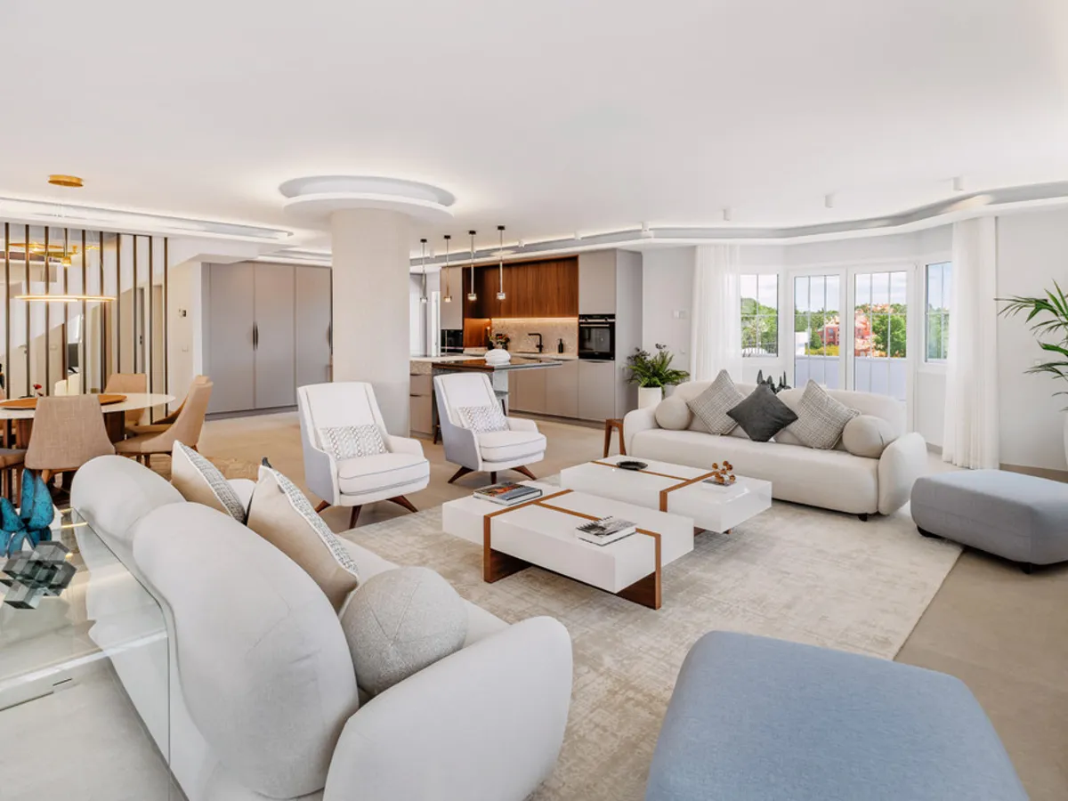 5 Bedroom Penthouse in Nueva Andalucía