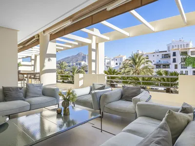 4 Bedroom Middle Floor Apartment in Puerto Banús