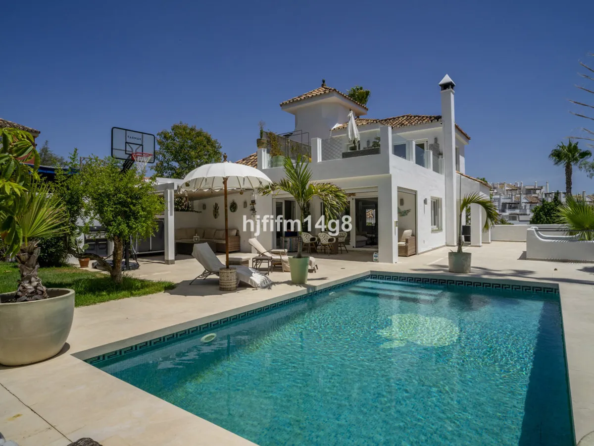 4 Bedroom Detached Villa in Nueva Andalucía
