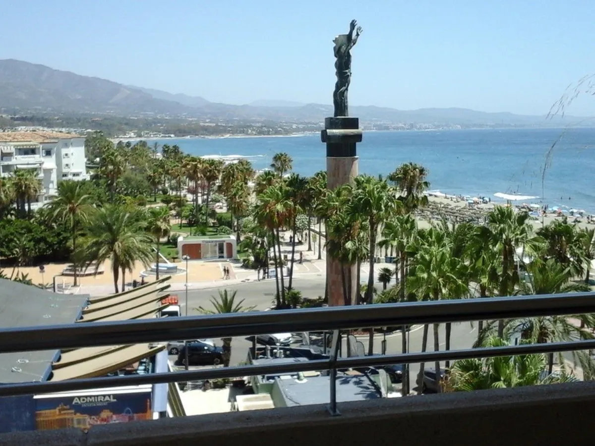 3 Bedroom Middle Floor Apartment in Puerto Banús