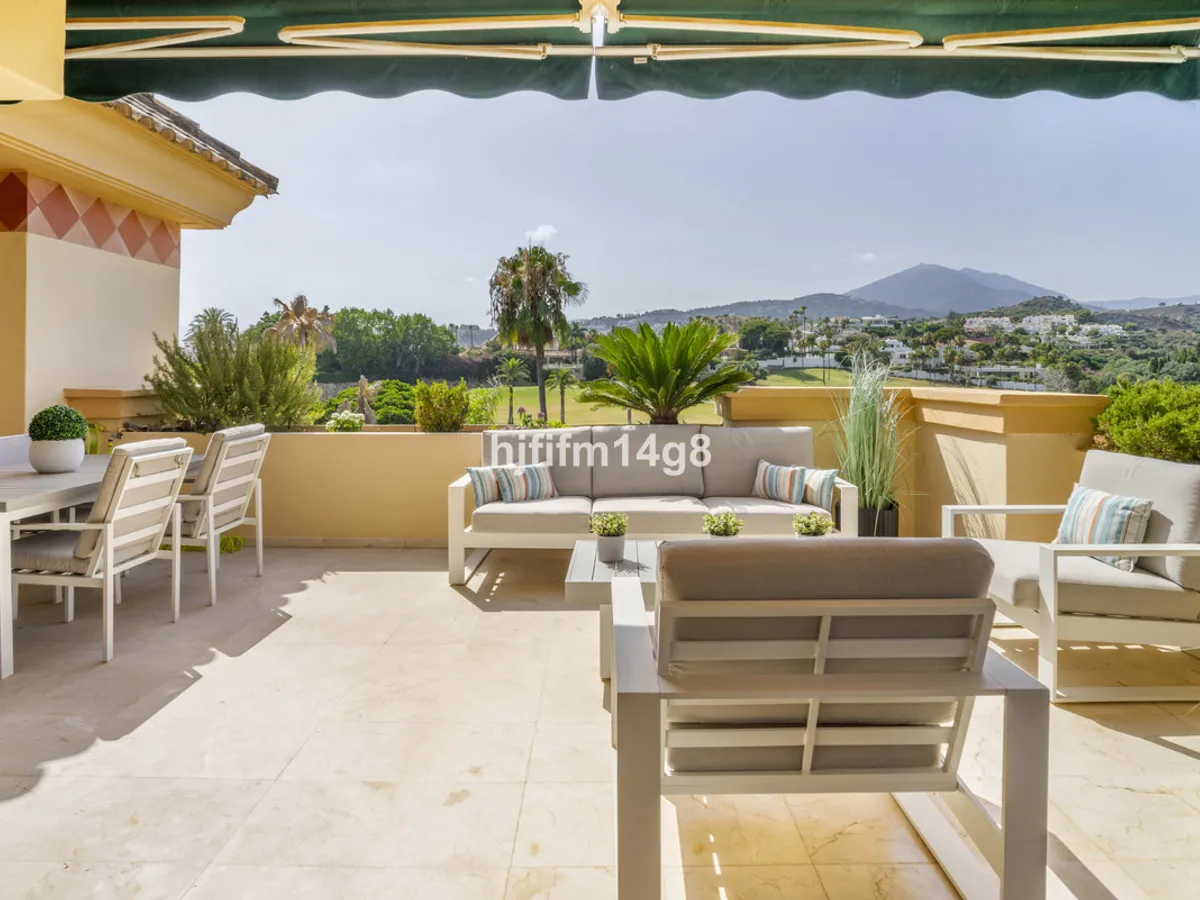 2 Bedroom Penthouse Duplex in Nueva Andalucía