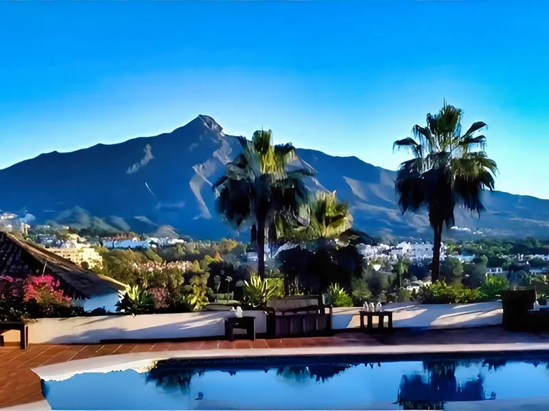 5 Bedroom Detached Villa in Nueva Andalucía