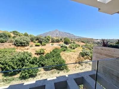2 Bedroom Middle Floor Apartment in Nueva Andalucía