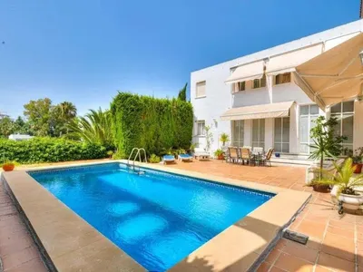 5 Bedroom Detached Villa in Nueva Andalucía