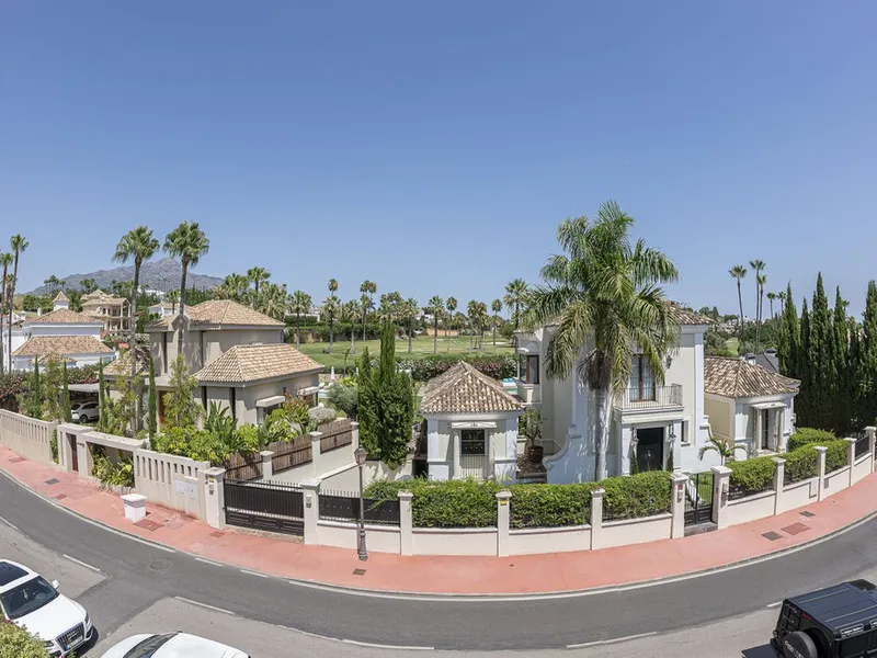 4 Bedroom Townhouse in Nueva Andalucía