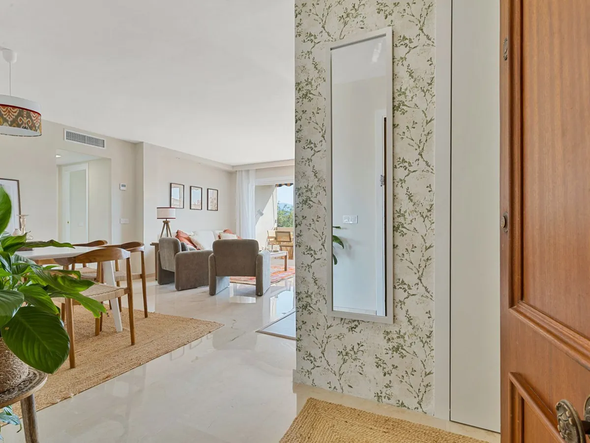 2 Bedroom Middle Floor Apartment in Nueva Andalucía