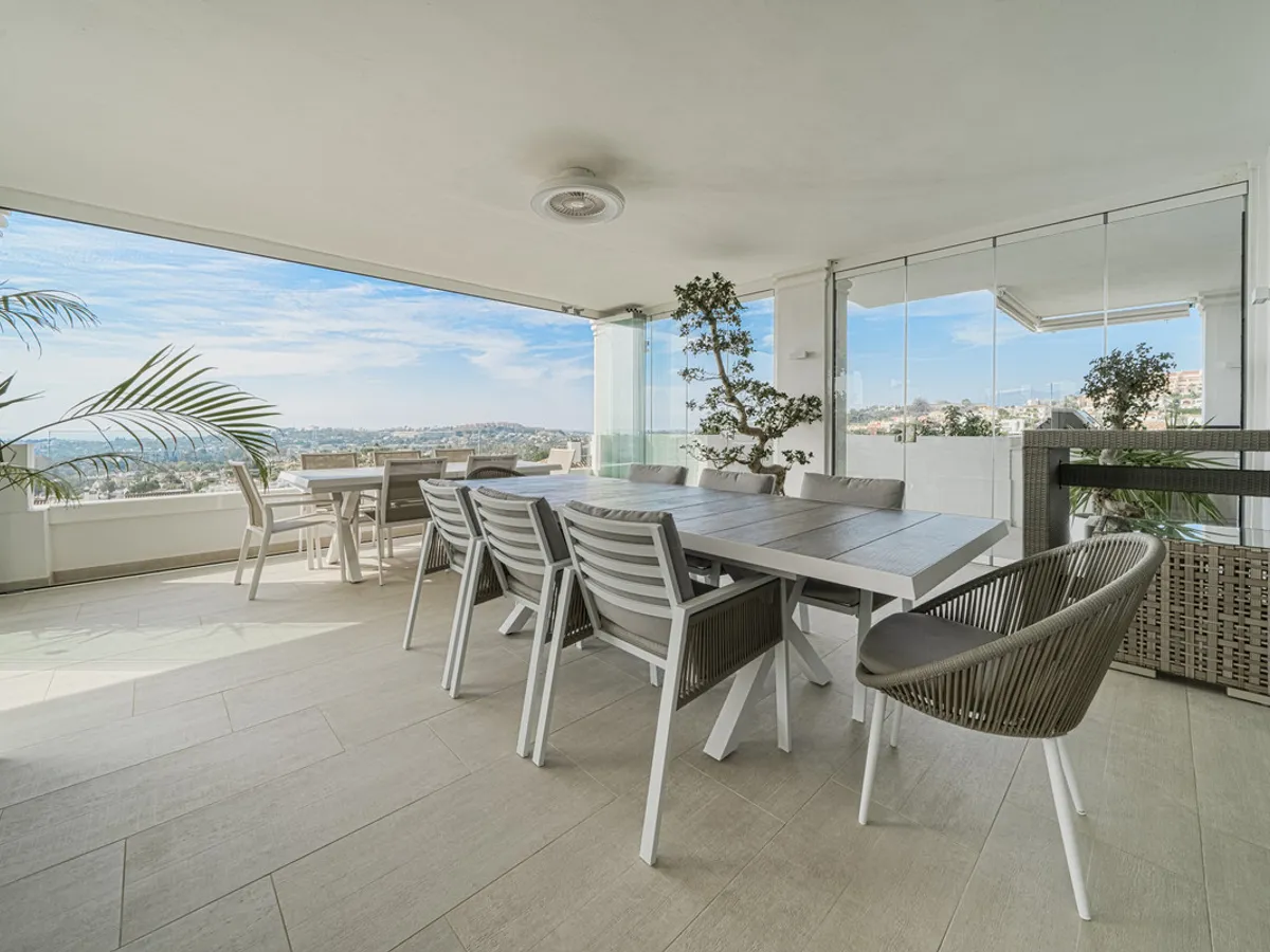 7 Bedroom Middle Floor Apartment in Nueva Andalucía