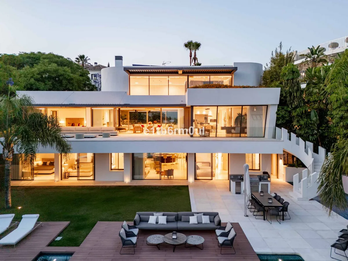 6 Bedroom Detached Villa in La Quinta