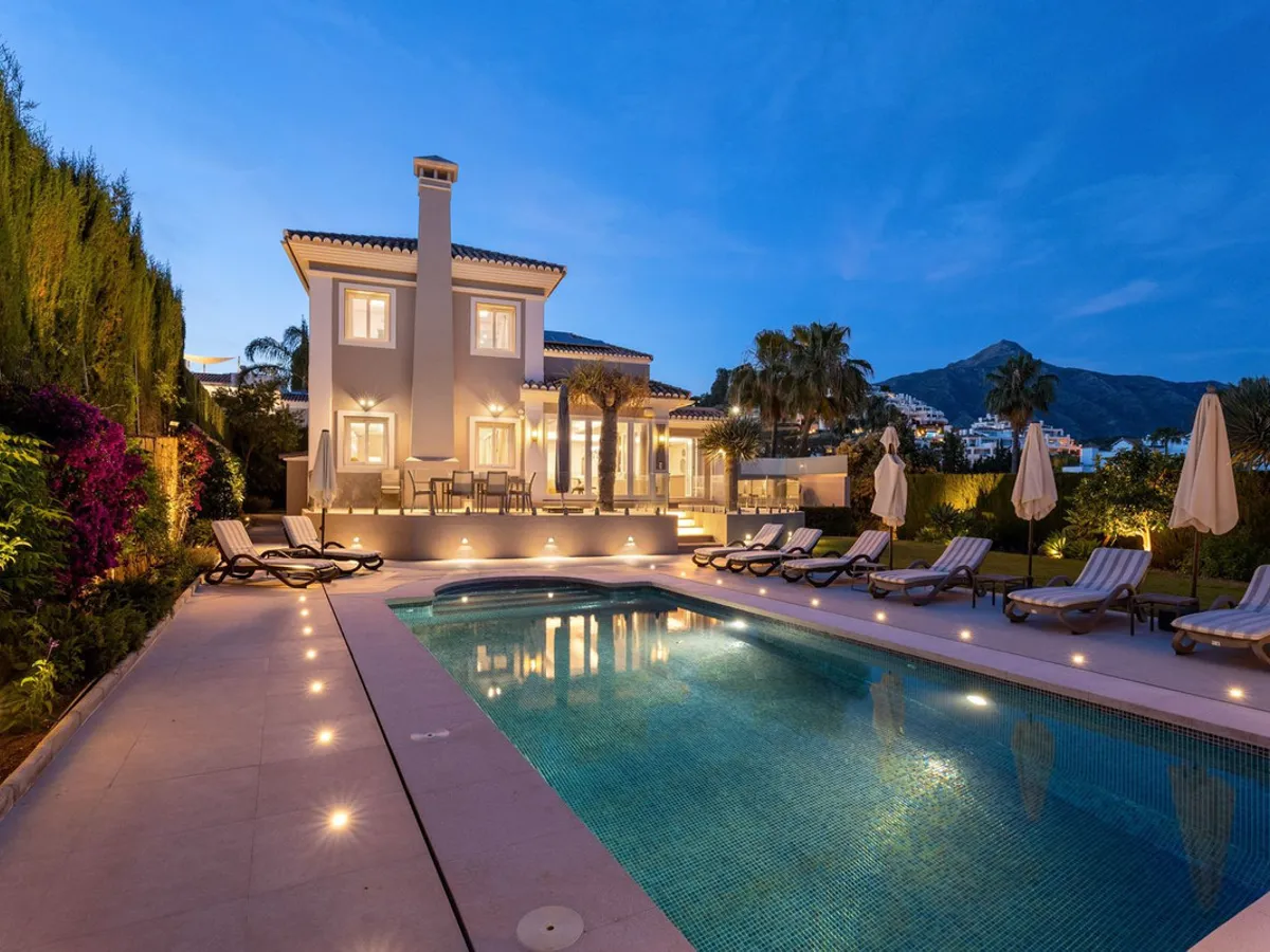 6 Bedroom Detached Villa in Nueva Andalucía