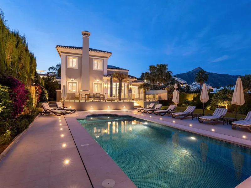 6 Bedroom Detached Villa in Nueva Andalucía