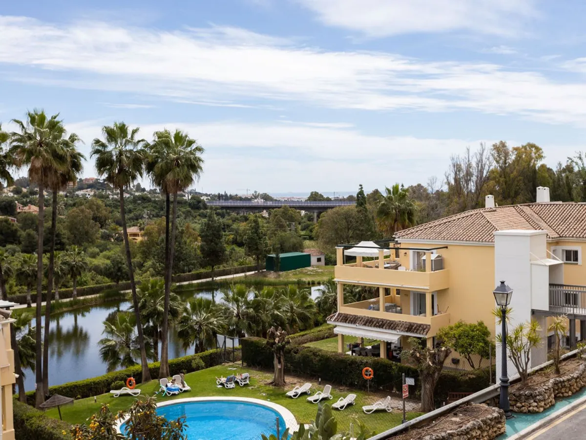 2 Bedroom Middle Floor Apartment in La Quinta