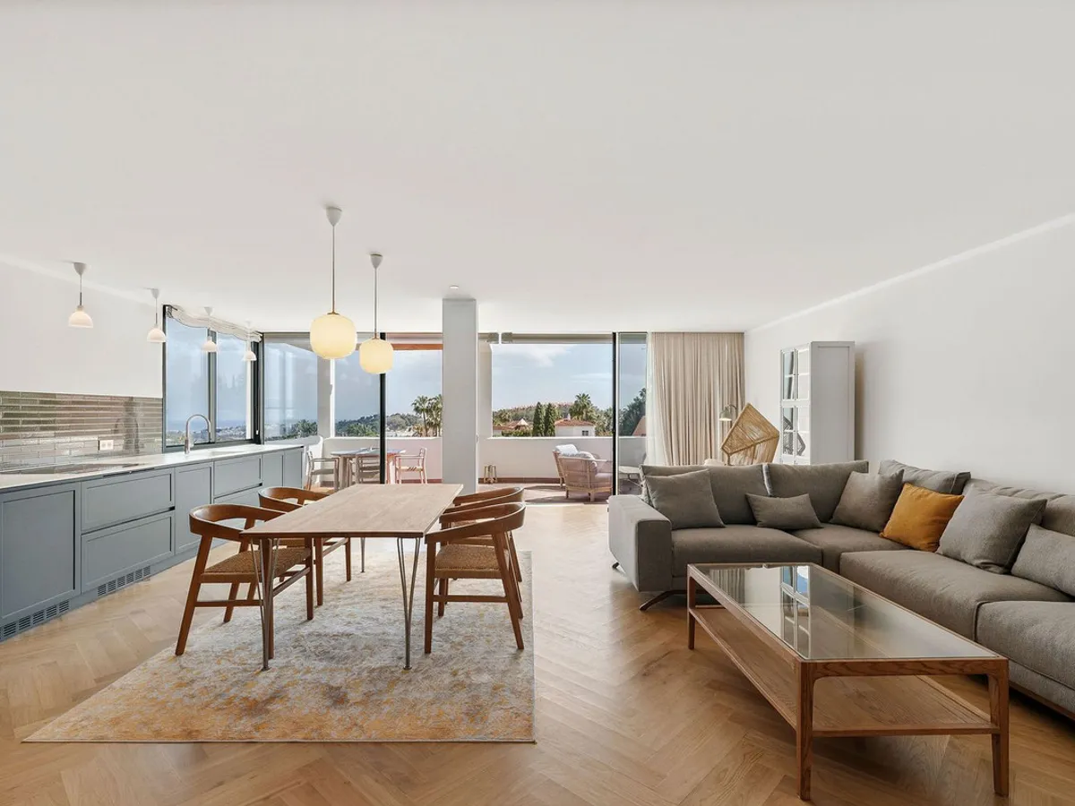 2 Bedroom Middle Floor Apartment in Nueva Andalucía