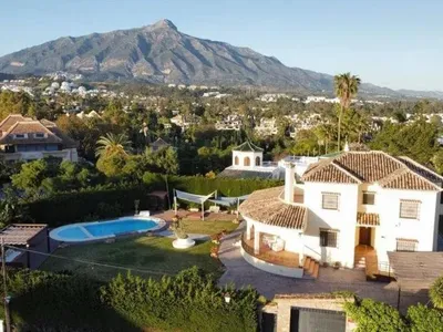 6 Bedroom Detached Villa in Nueva Andalucía