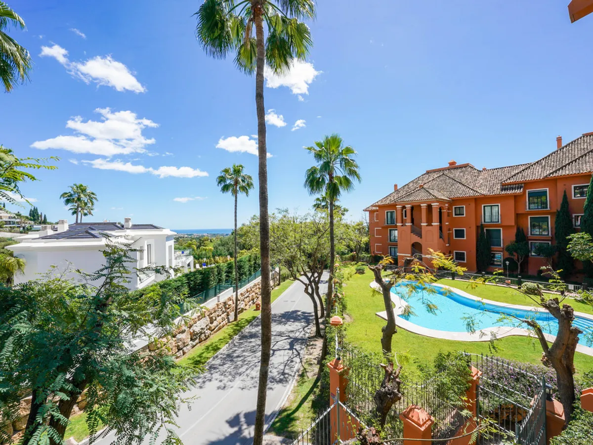 2 Bedroom Middle Floor Apartment in La Quinta