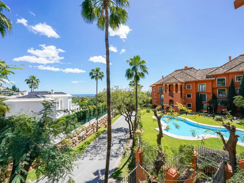 2 Bedroom Middle Floor Apartment in La Quinta