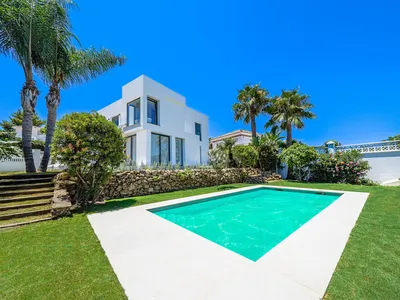 5 Bedroom Detached Villa in Nueva Andalucía