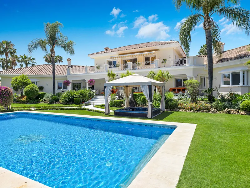 6 Bedroom Detached Villa in Nueva Andalucía