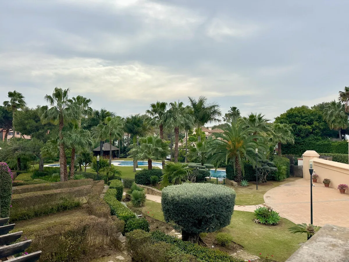 2 Bedroom Middle Floor Apartment in Puerto Banús