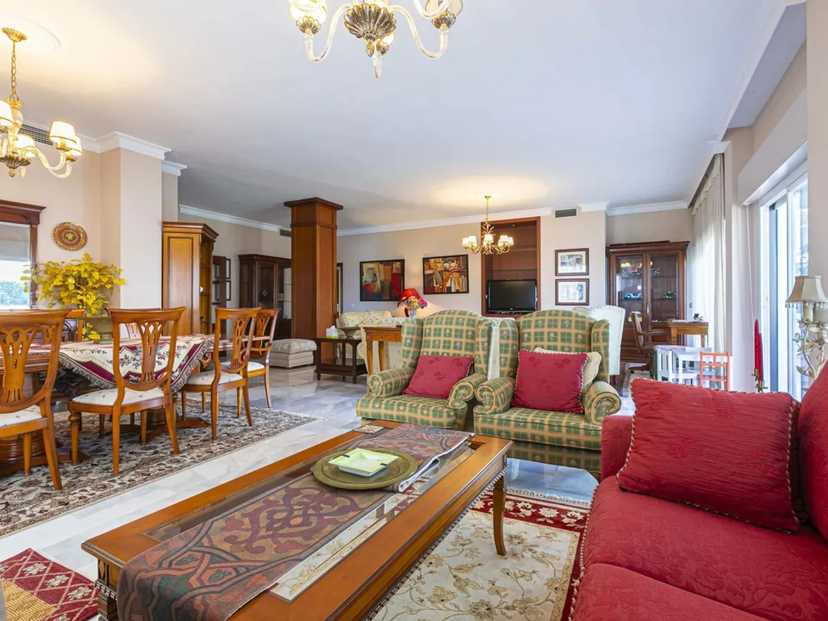 3 Bedroom Middle Floor Apartment in Nueva Andalucía