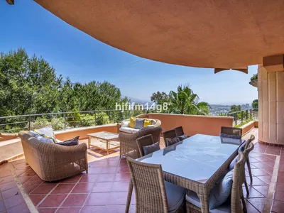 4 Bedroom Middle Floor Apartment in Nueva Andalucía