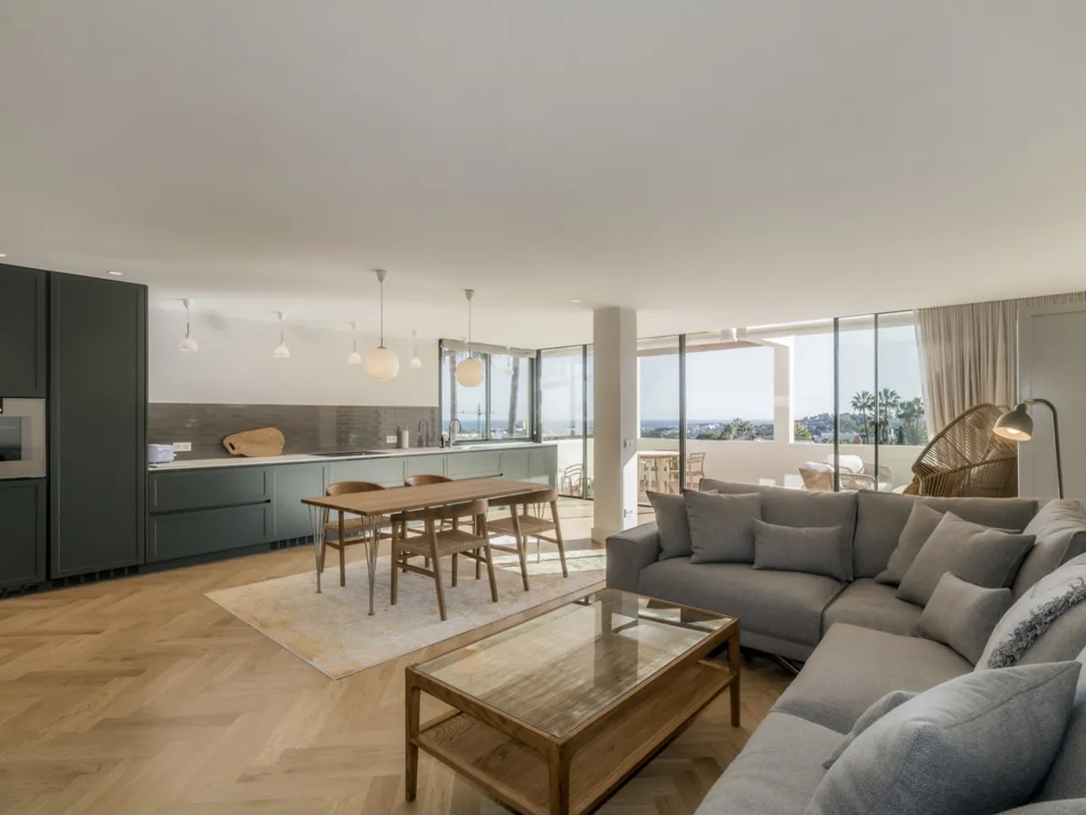 2 Bedroom Middle Floor Apartment in Nueva Andalucía