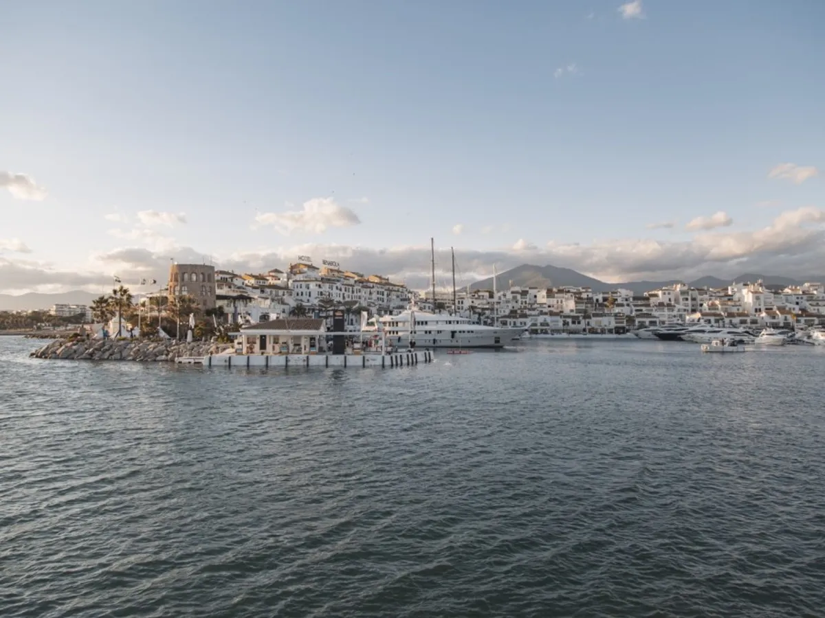 3 Bedroom Middle Floor Apartment in Puerto Banús