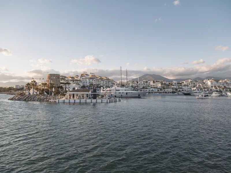 3 Bedroom Middle Floor Apartment in Puerto Banús