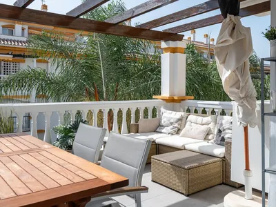 2 Bedroom Top Floor Apartment in Nueva Andalucía
