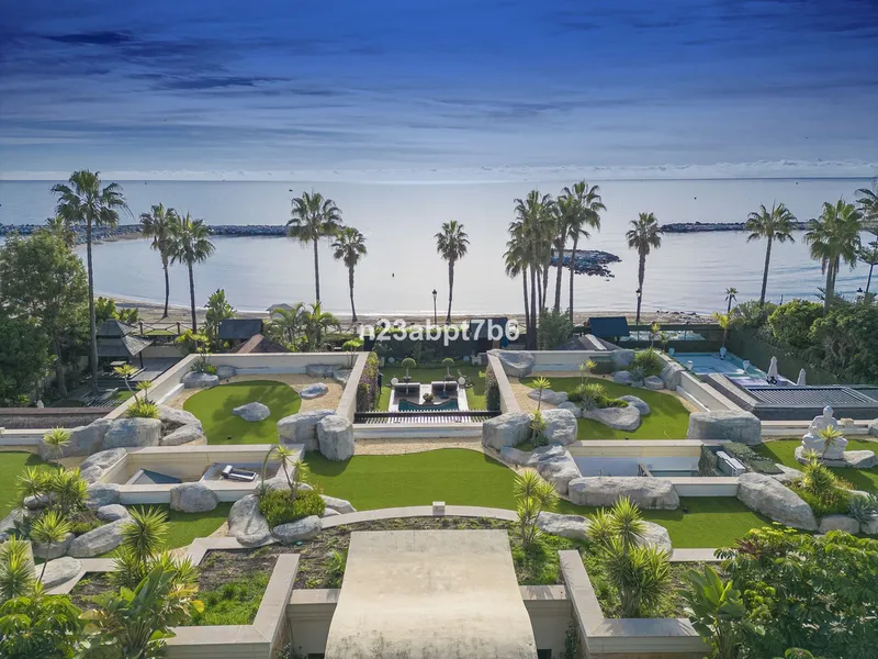 4 Bedroom Detached Villa in Puerto Banús