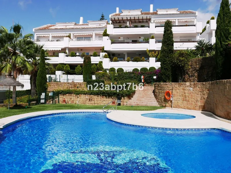 3 Bedroom Middle Floor Apartment in Nueva Andalucía
