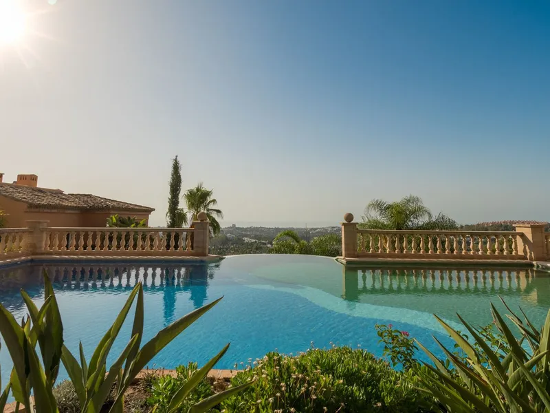 3 Bedroom Middle Floor Apartment in Nueva Andalucía