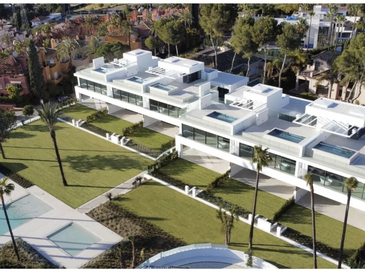 4 Bedroom Semi-Detached House in Nueva Andalucía