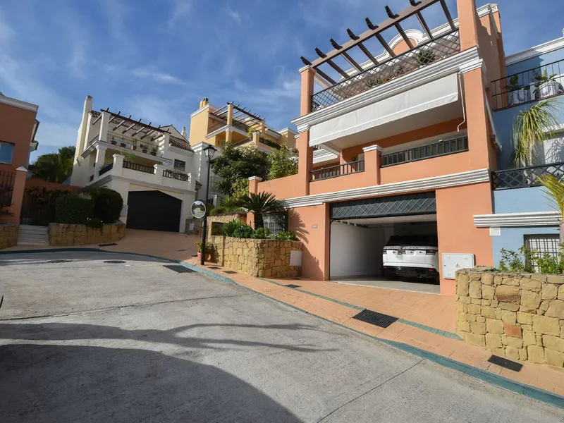 4 Bedroom Townhouse in Nueva Andalucía