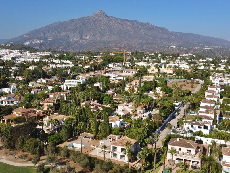 5 Bedroom Detached Villa in Nueva Andalucía