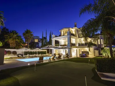 6 Bedroom Detached Villa in Nueva Andalucía